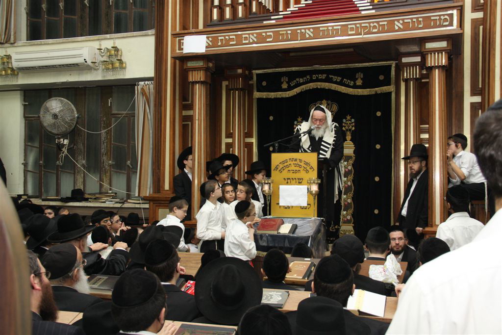 תיעוד: גדולי הדור מספידים את הרבנית קנייבסקי ע"ה