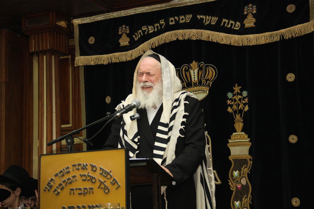 תיעוד: גדולי הדור מספידים את הרבנית קנייבסקי ע"ה