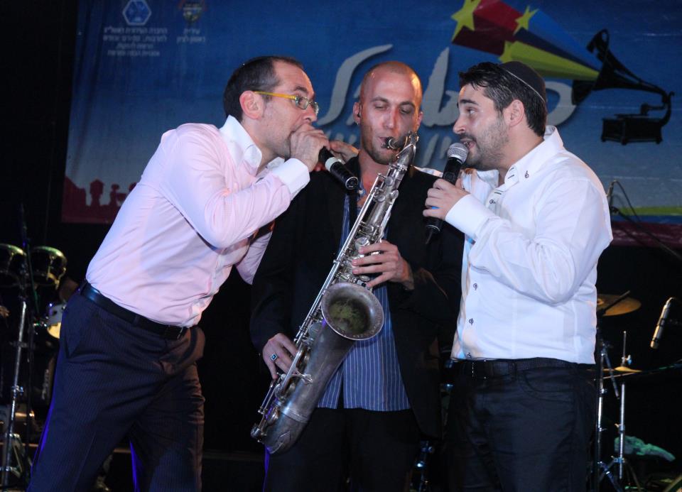 צפו: ישי לפידות וגד אלבז השיקו מופע משותף