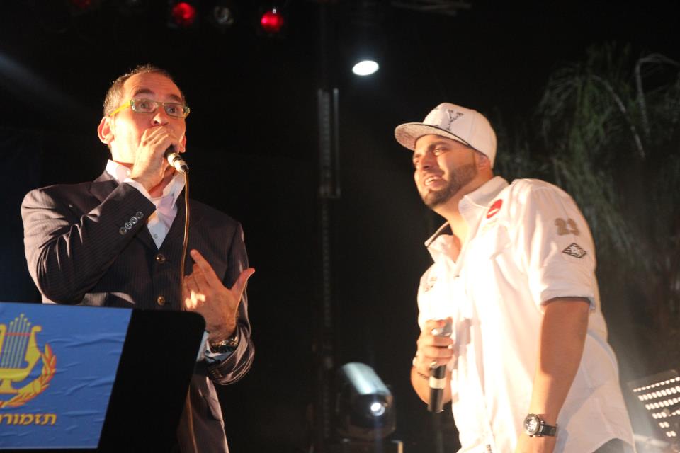צפו: ישי לפידות וגד אלבז השיקו מופע משותף