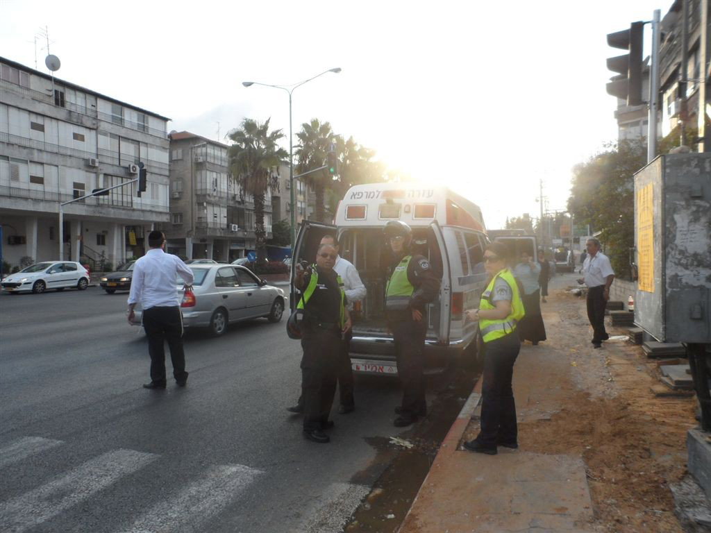 תאונה בבני-ברק: אמבולנס ואוטובוס התנגשו