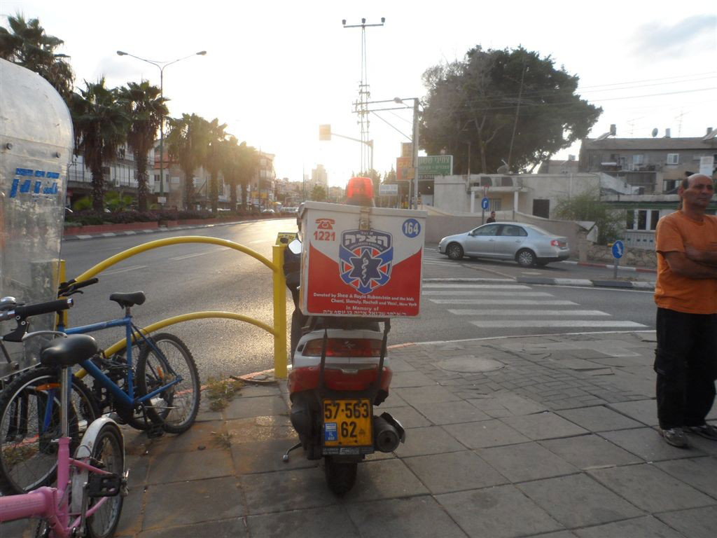תאונה בבני-ברק: אמבולנס ואוטובוס התנגשו