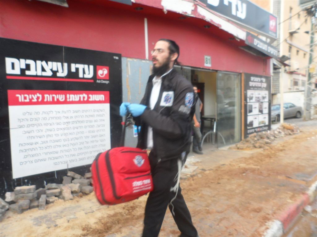 תאונה בבני-ברק: אמבולנס ואוטובוס התנגשו
