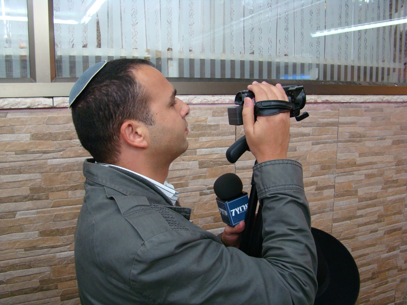 תחת אבטחת שיא: אלפים נוהרים לקבר שמעון הצדיק