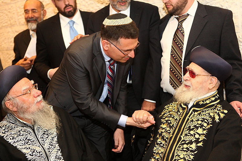 בחתונת בתו של הרב משה יוסף: דרעי וישי, אולמרט ובן-דוד