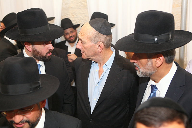 בחתונת בתו של הרב משה יוסף: דרעי וישי, אולמרט ובן-דוד