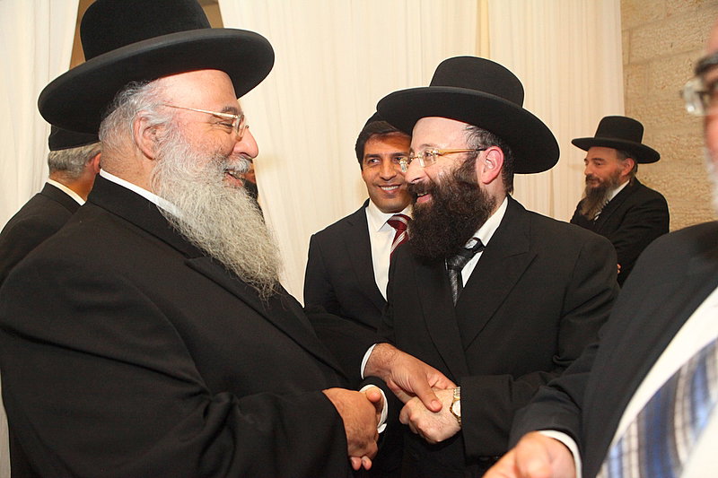 בחתונת בתו של הרב משה יוסף: דרעי וישי, אולמרט ובן-דוד