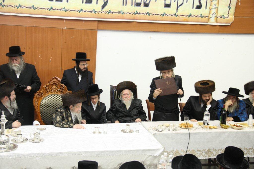 שמחת האירוסין לנכדת האדמו"ר מנדבורנה