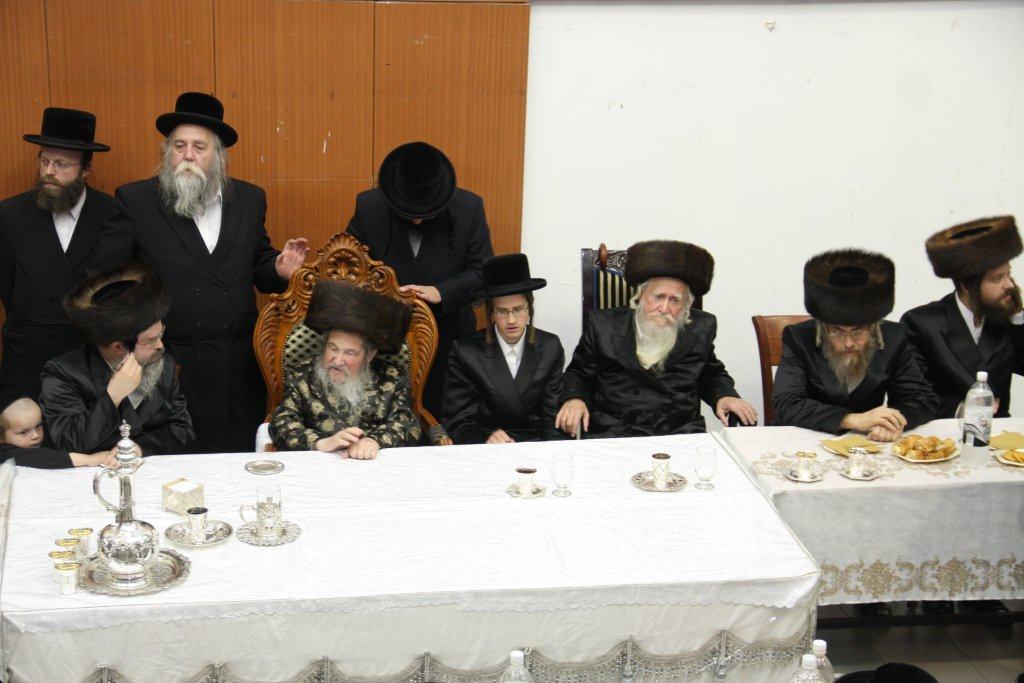 שמחת האירוסין לנכדת האדמו"ר מנדבורנה