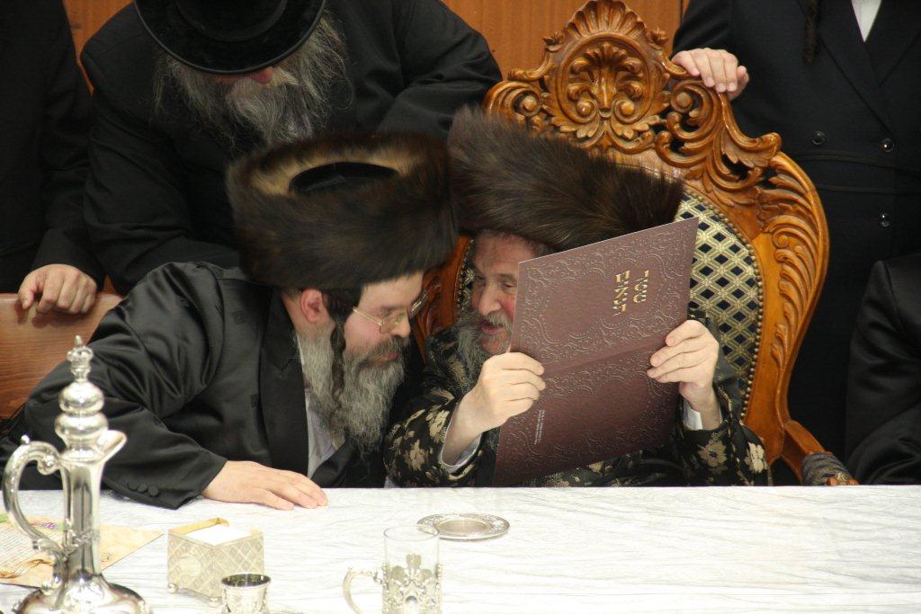 שמחת האירוסין לנכדת האדמו"ר מנדבורנה