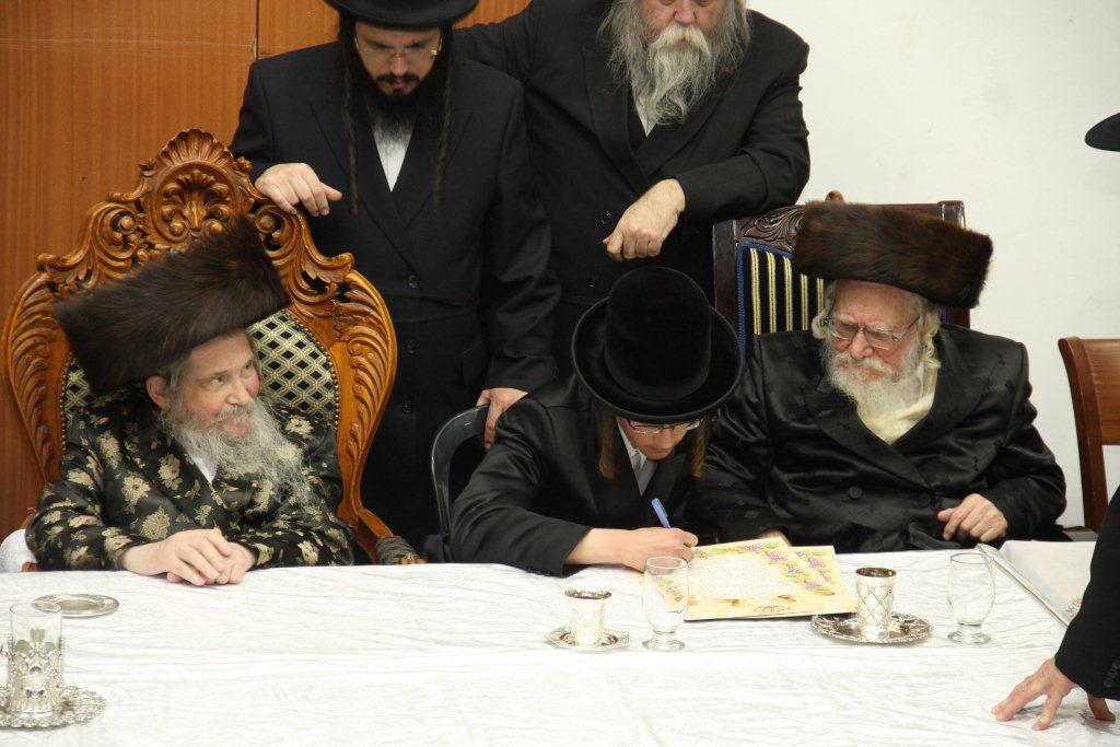 שמחת האירוסין לנכדת האדמו"ר מנדבורנה