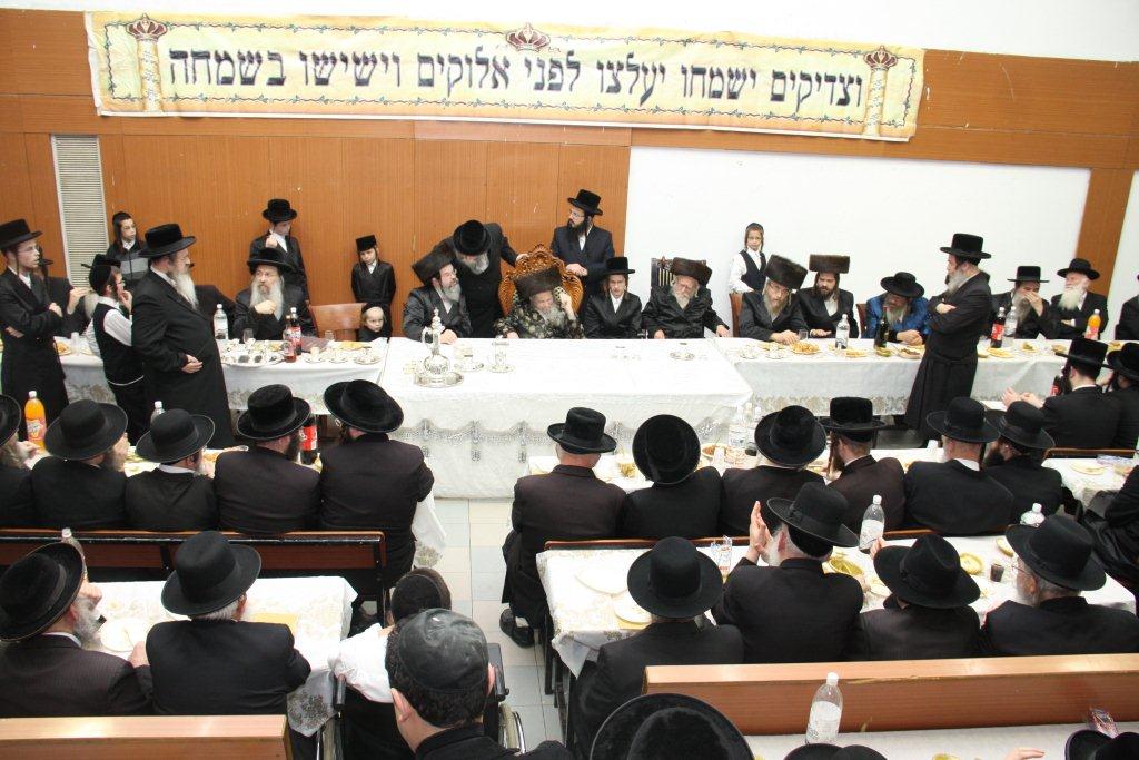 שמחת האירוסין לנכדת האדמו"ר מנדבורנה