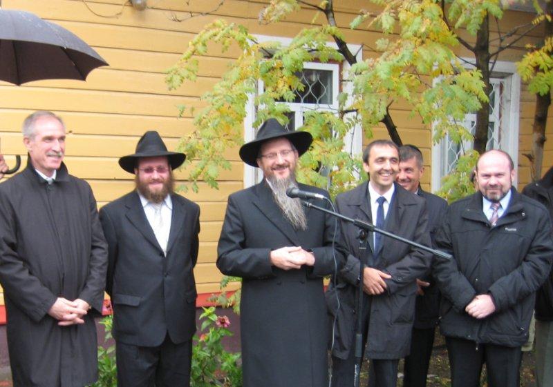 רבה של רוסיה מחזק את הקהילות