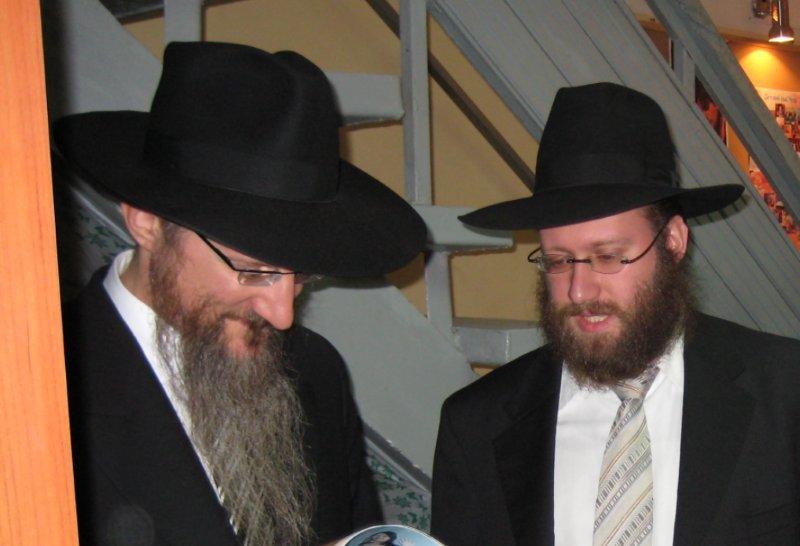 רבה של רוסיה מחזק את הקהילות