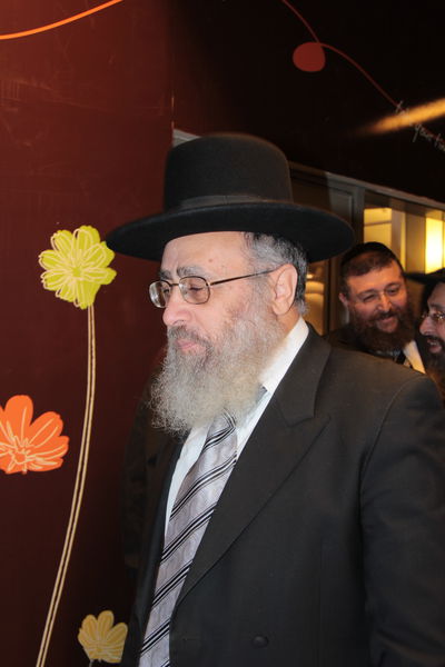 הפתעה: ראש עיריית בית שמש התחבק עם ראש האופוזיציה