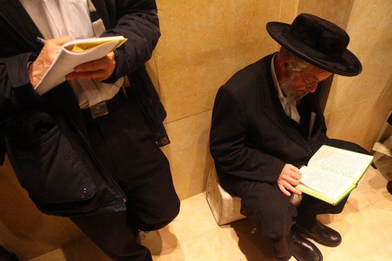 בוכים אצל אמא: עשרות אלפים מתפללים בקבר רחל ● גלריה