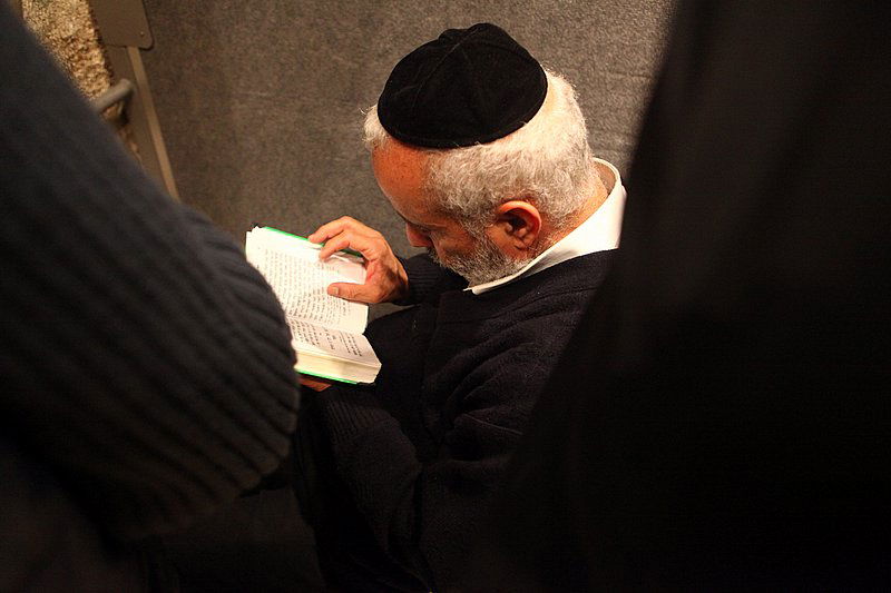 בוכים אצל אמא: עשרות אלפים מתפללים בקבר רחל ● גלריה