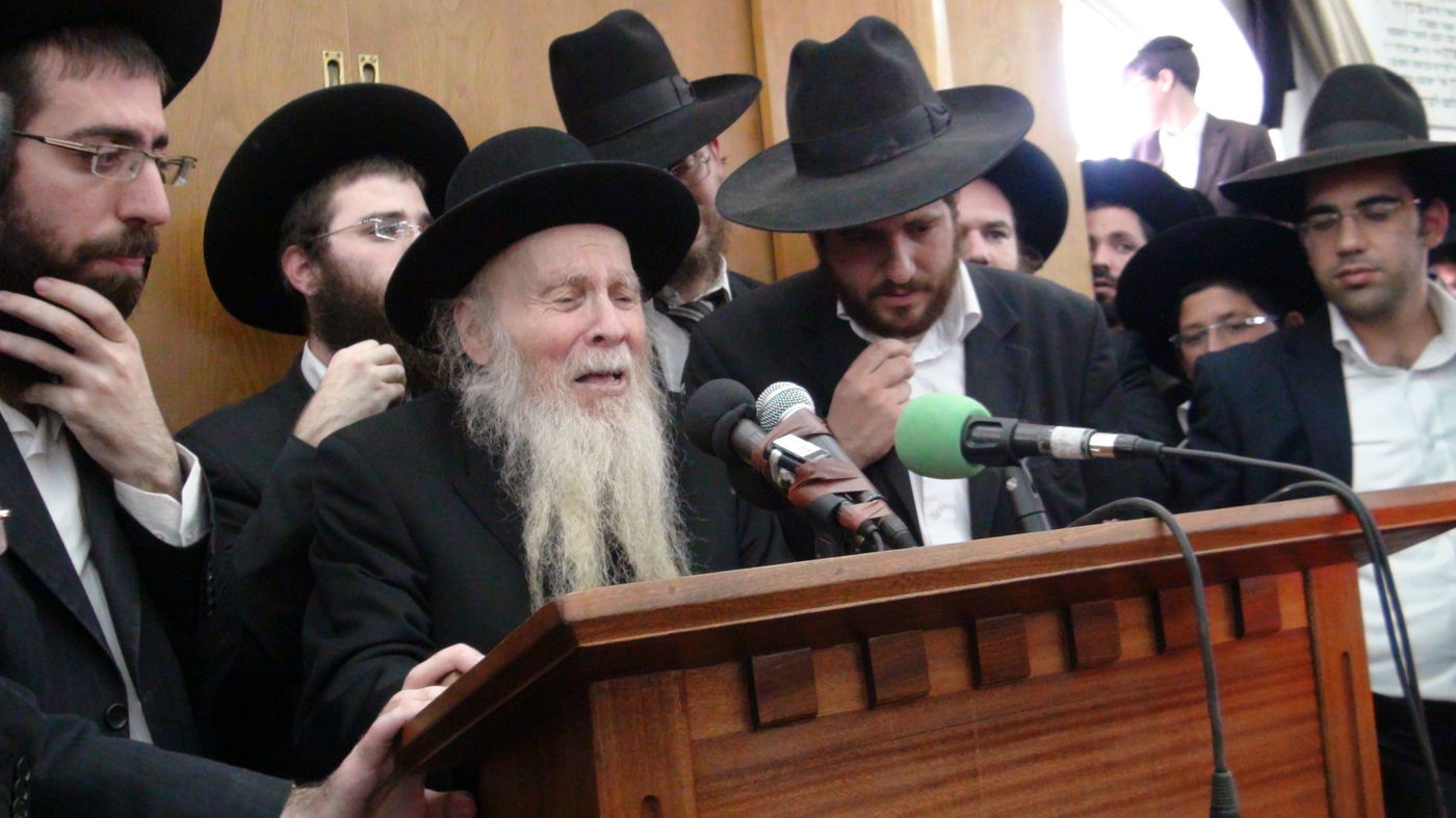 אֶת-הַשְּׂרֵפָה אֲשֶׁר שָׂרַף ה' ● המונים בהלווית ראש ישיבת מיר זצ"ל