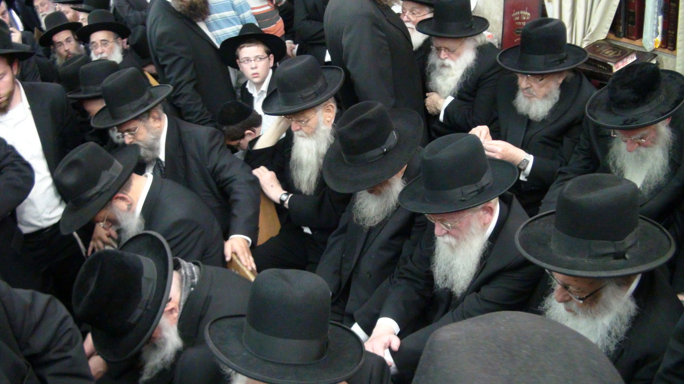 אֶת-הַשְּׂרֵפָה אֲשֶׁר שָׂרַף ה' ● המונים בהלווית ראש ישיבת מיר זצ"ל