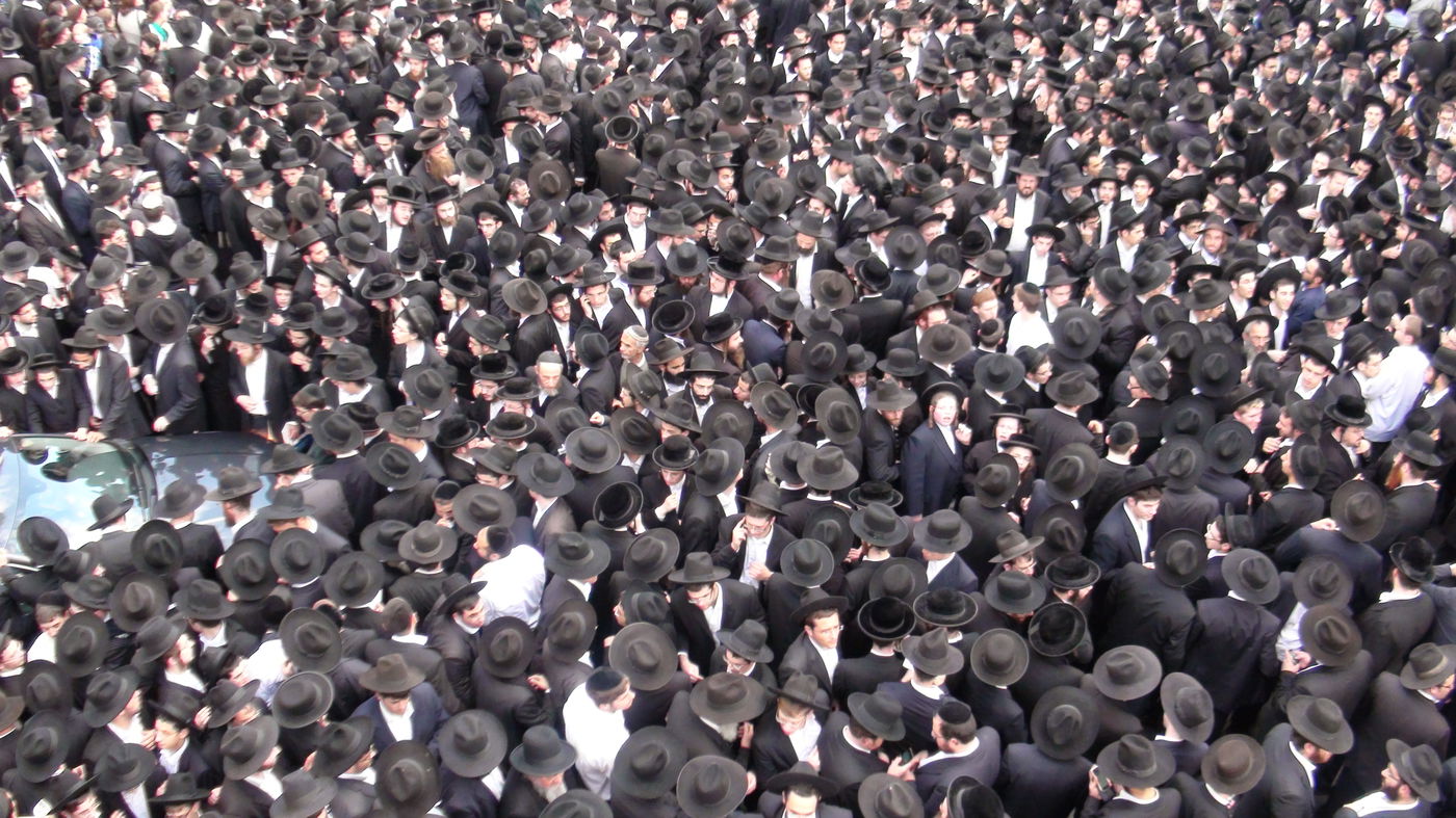 אֶת-הַשְּׂרֵפָה אֲשֶׁר שָׂרַף ה' ● המונים בהלווית ראש ישיבת מיר זצ"ל