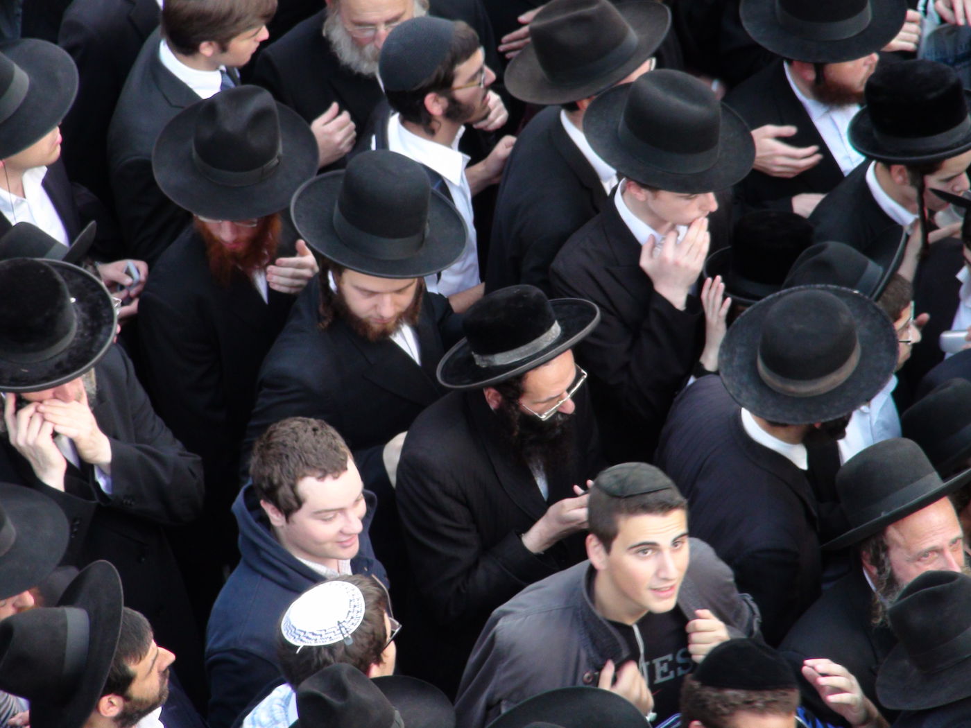 אֶת-הַשְּׂרֵפָה אֲשֶׁר שָׂרַף ה' ● המונים בהלווית ראש ישיבת מיר זצ"ל