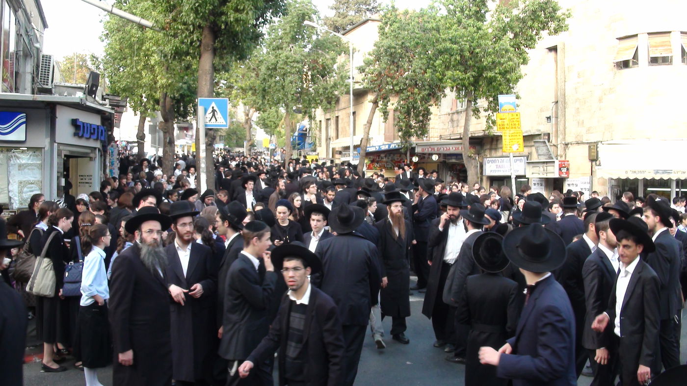 אֶת-הַשְּׂרֵפָה אֲשֶׁר שָׂרַף ה' ● המונים בהלווית ראש ישיבת מיר זצ"ל