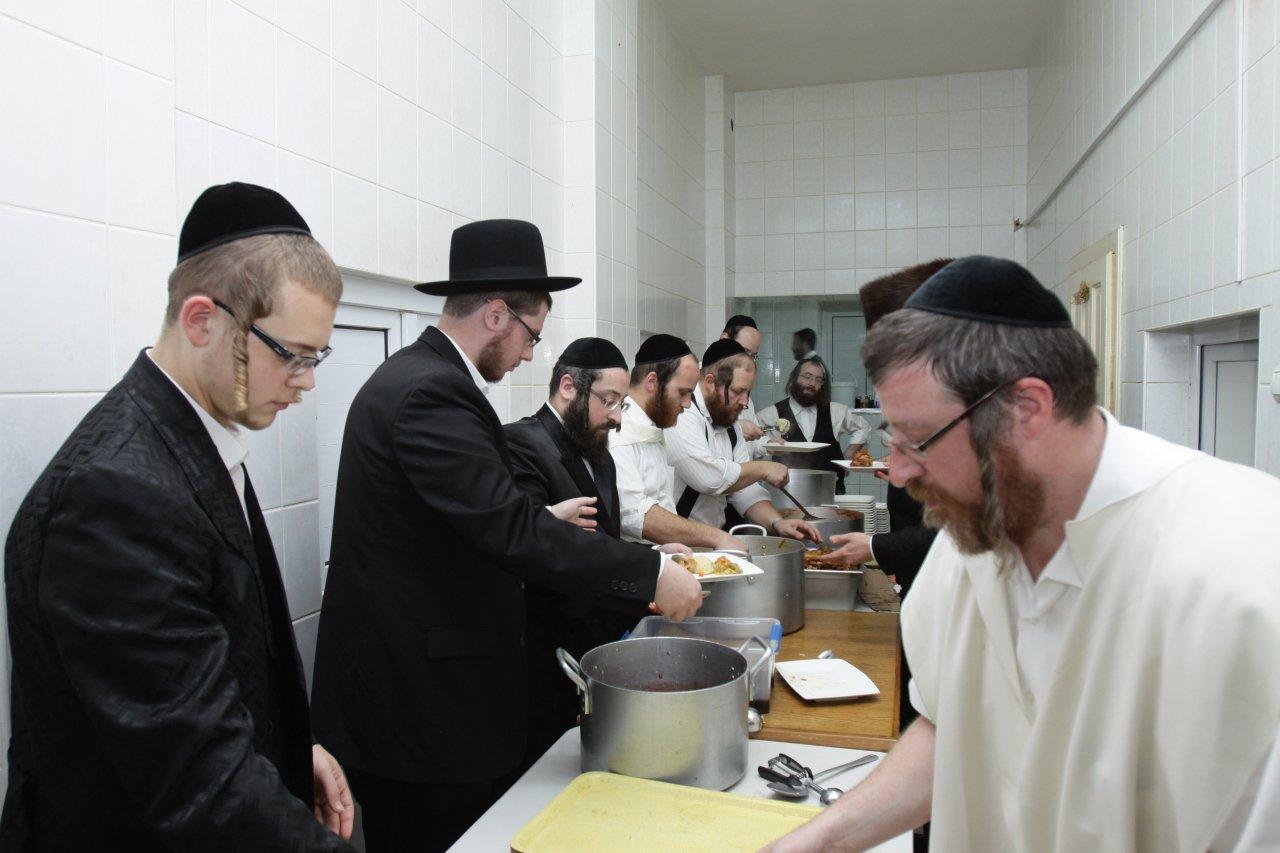 מסע היסטורי: האדמו"ר ממונקאטש שבת בעיירה