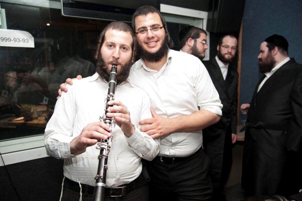 צפו בוידאו: יצחק מאיר השיק אלבום, ידידיה עשה כבוד