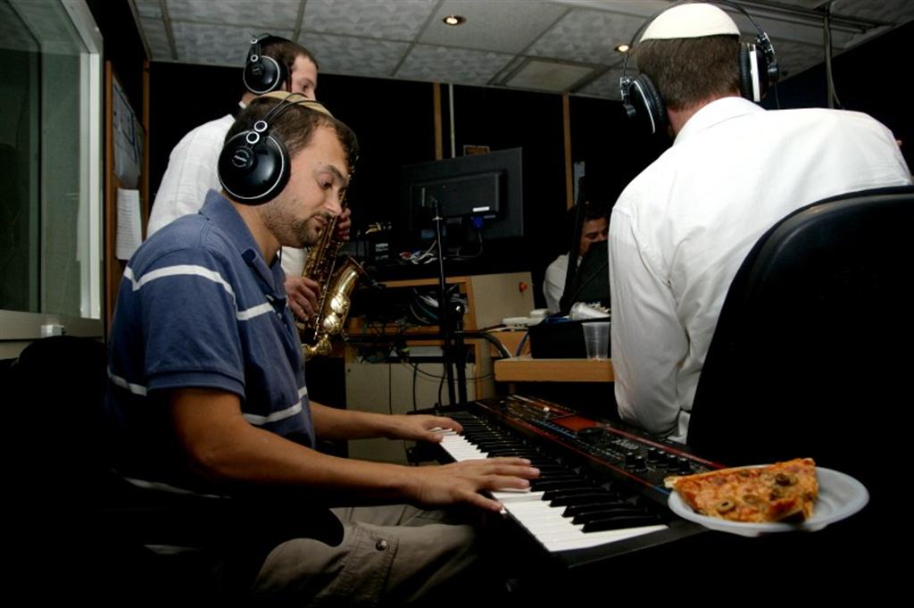 צפו בוידאו: יצחק מאיר השיק אלבום, ידידיה עשה כבוד