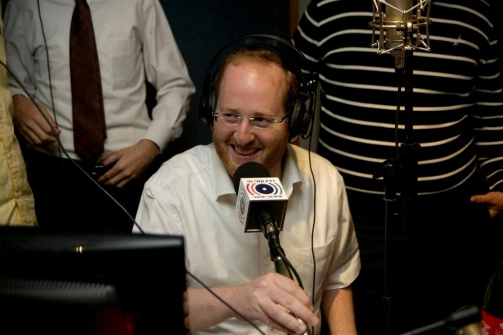 צפו בוידאו: יצחק מאיר השיק אלבום, ידידיה עשה כבוד