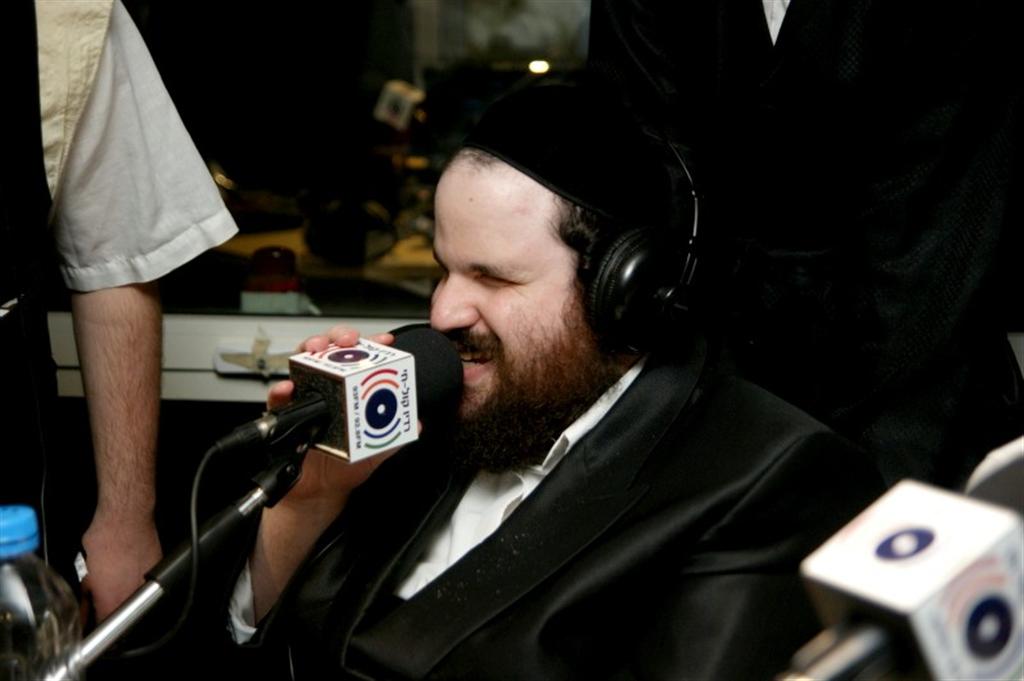 צפו בוידאו: יצחק מאיר השיק אלבום, ידידיה עשה כבוד