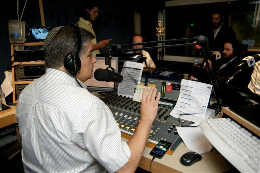 צפו בוידאו: יצחק מאיר השיק אלבום, ידידיה עשה כבוד