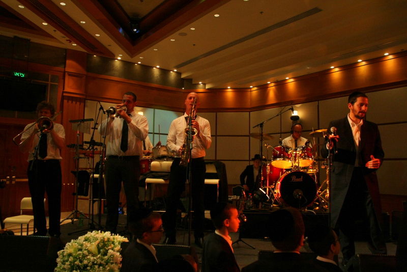 גלריה: חתונת בנו של הזמר דדי גראוכר