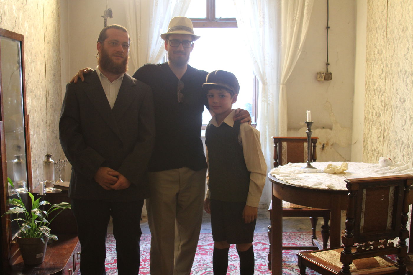 צפו בוידאו: הצצה לקליפ השואה ההיסטורי "הקשת שבלילה"