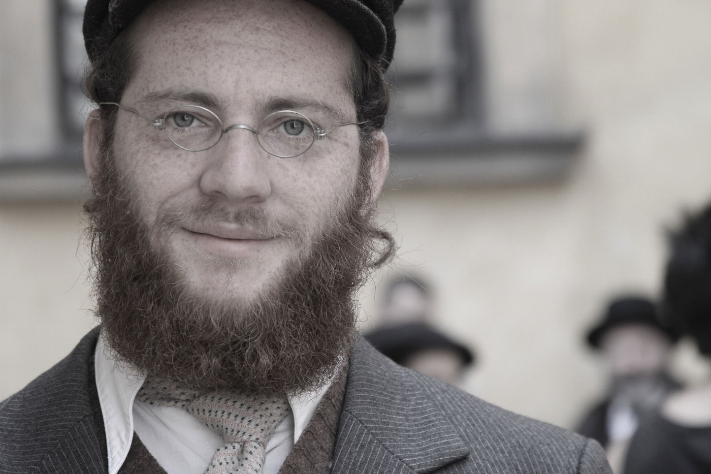 צפו בוידאו: הצצה לקליפ השואה ההיסטורי "הקשת שבלילה"