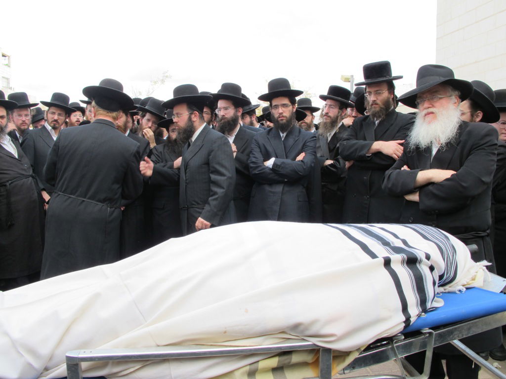 המונים ליוו למנוחות את הר"ר ברוך קורנפלד ז"ל