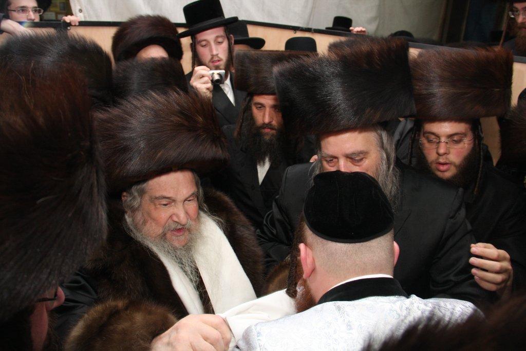 ענבי הגפן: שמחת נכד האדמו"ר מנדבורנה