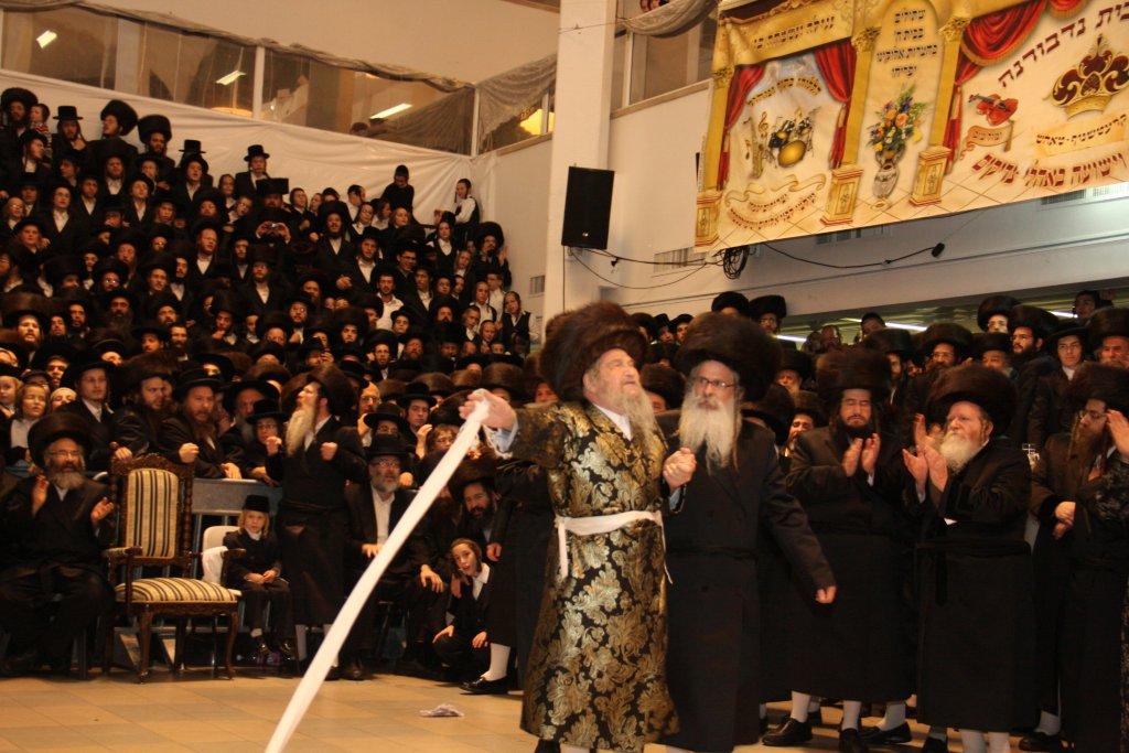 ענבי הגפן: שמחת נכד האדמו"ר מנדבורנה