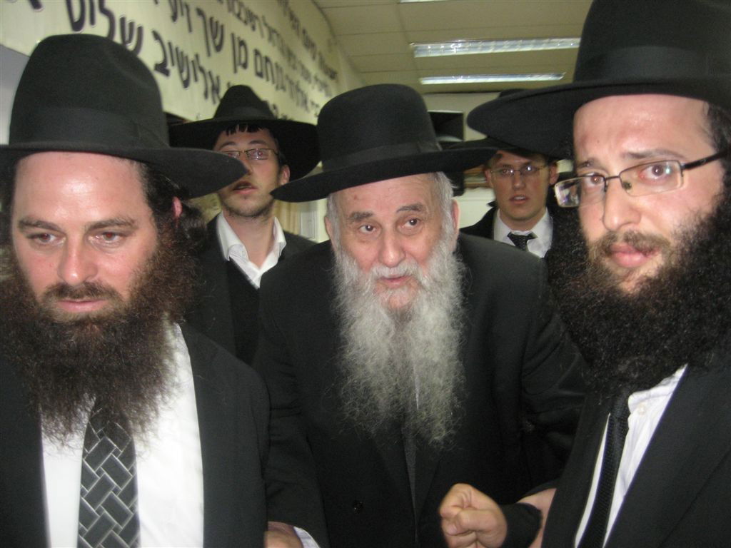 תיעוד נדיר: הגרי"ש אלישיב בסיום הש"ס