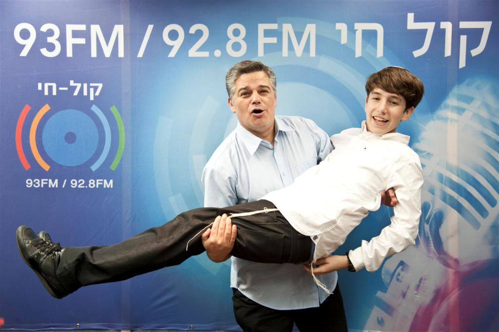 צפו: אבישי רוזן הקפיץ את האולפן