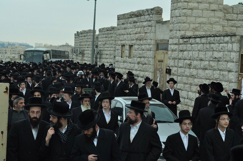 דרכו האחרונה: אלפים בהלווית גאב"ד קוממיות, הגרמ"מ זצ"ל