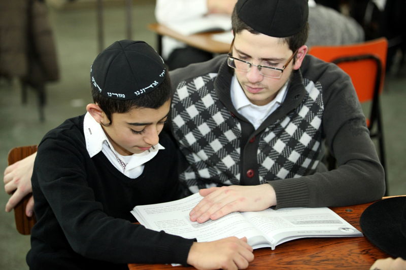 הפנסאים של כפר-חב"ד