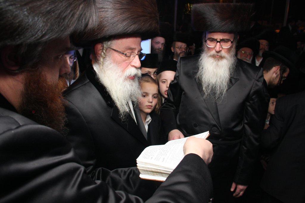 צפו בגלריה: חתונת נכד האדמו"ר מסערט ויז'ניץ זצ"ל