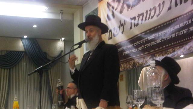 הרב יונה מצגר, הערב. צילום בלעדי: כיכר השבת