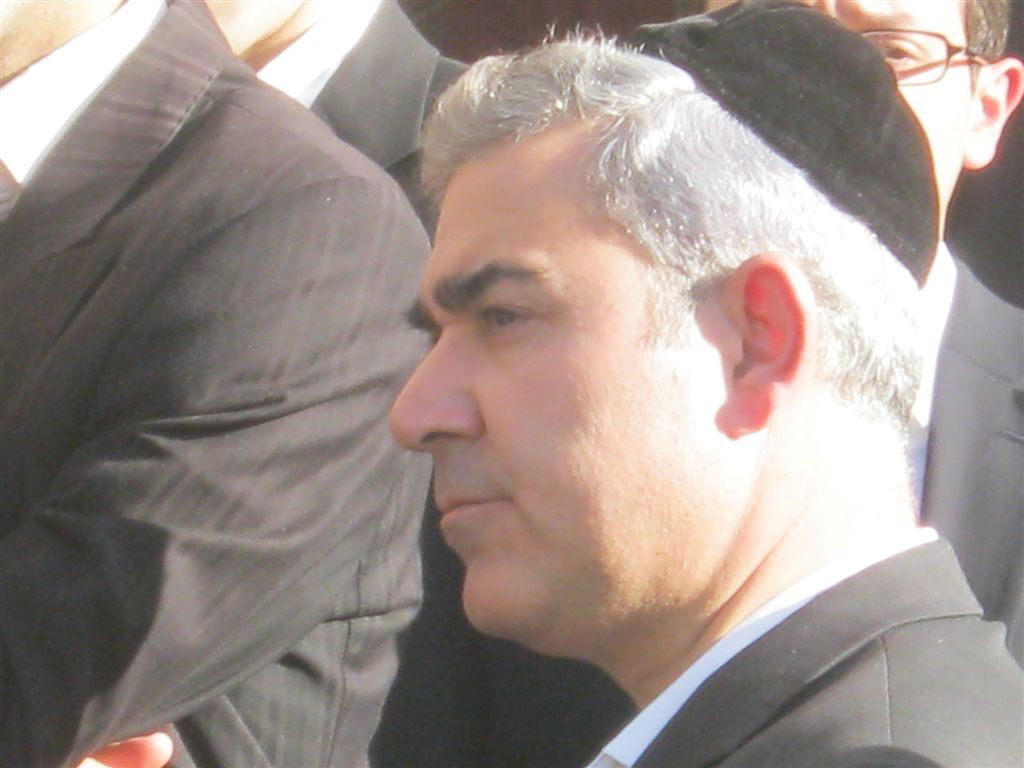 נדם קולו: מסע הלווית החזן רבי רפאל יאיר אלנדב