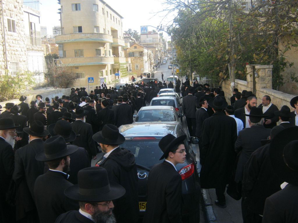 נדם קולו: מסע הלווית החזן רבי רפאל יאיר אלנדב