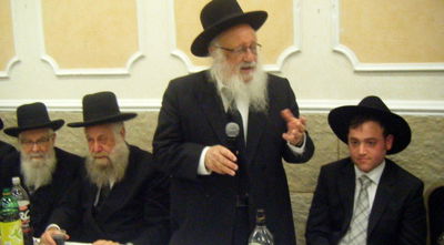 ראשי ישיבות פוניבז' ומיר באירוסי בת הרב שיינין