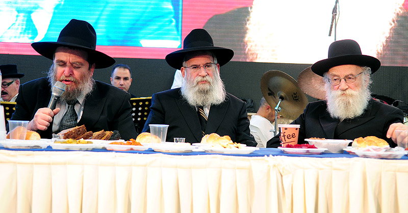 'ראש-השנה לחסידות': אלפים חגגו בהתוועדות בכפר-חב"ד