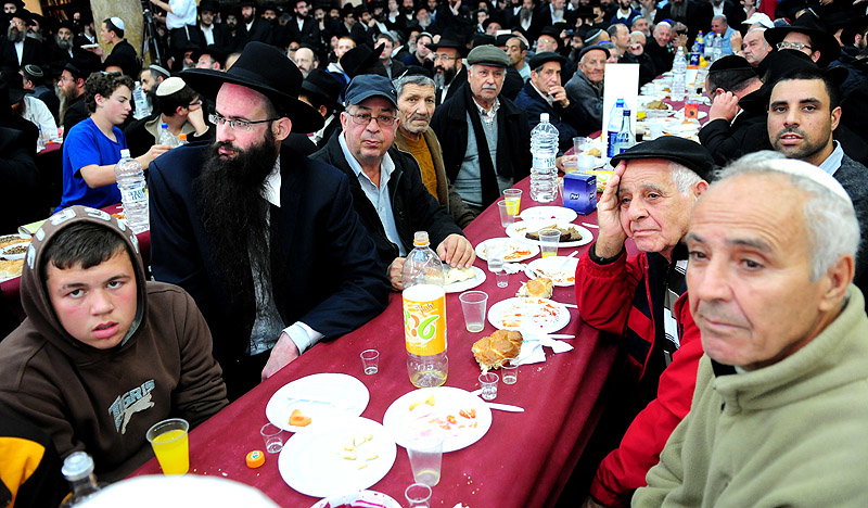 'ראש-השנה לחסידות': אלפים חגגו בהתוועדות בכפר-חב"ד