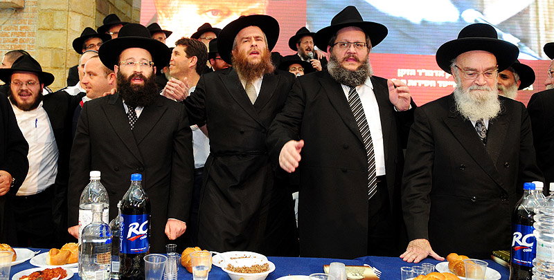 'ראש-השנה לחסידות': אלפים חגגו בהתוועדות בכפר-חב"ד
